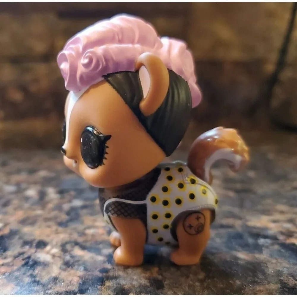 LOL Surprise Pets Series 4 GRUNGE SKUNNNK skunk doll